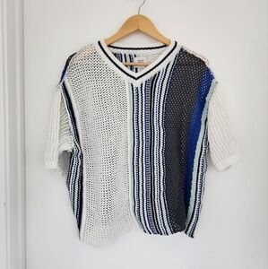 Urban Outfitters 
BDG Domino Sweater Tee XS